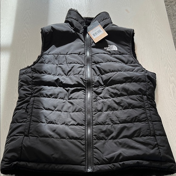 The North Face XL black reversible vest NWT - Picture 6 of 7